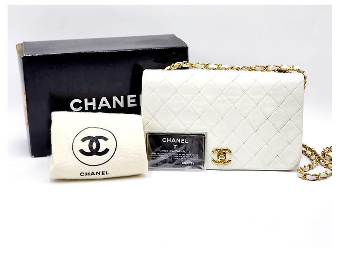 Chanel Classico Senza Tempo Flap Singolo Completo 24K GHW Bianco - vista 3