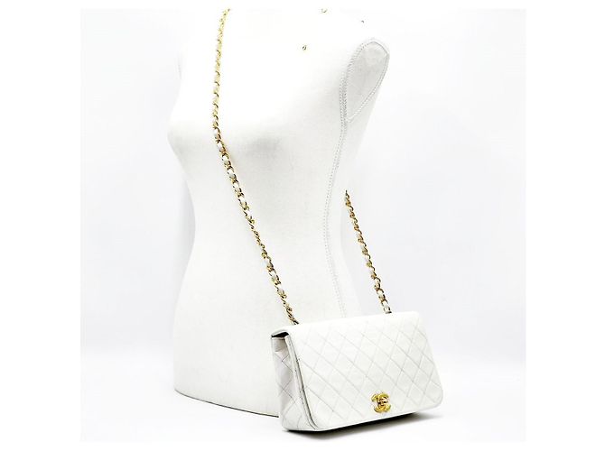 Chanel Classico Senza Tempo Flap Singolo Completo 24K GHW Bianco - vista 4