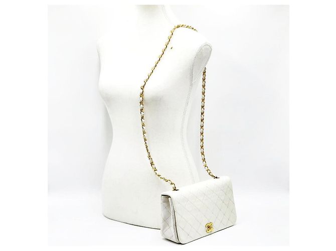 Chanel Classico Senza Tempo Flap Singolo Completo 24K GHW Bianco - vista 5