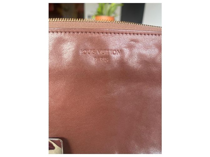 Clutch Louis Vuitton in pelle marrone - vista 6