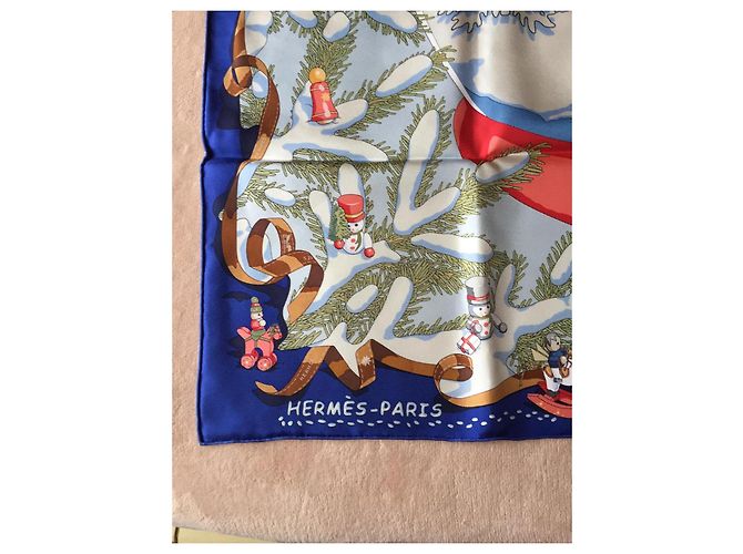 Lenço Hermès intitulado NOEL AU 24 FAUBOURG novo na sua caixa e na sua caixa externa - vista 11