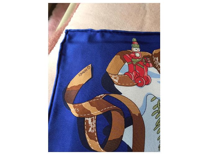 Lenço Hermès intitulado NOEL AU 24 FAUBOURG novo na sua caixa e na sua caixa externa - vista 8