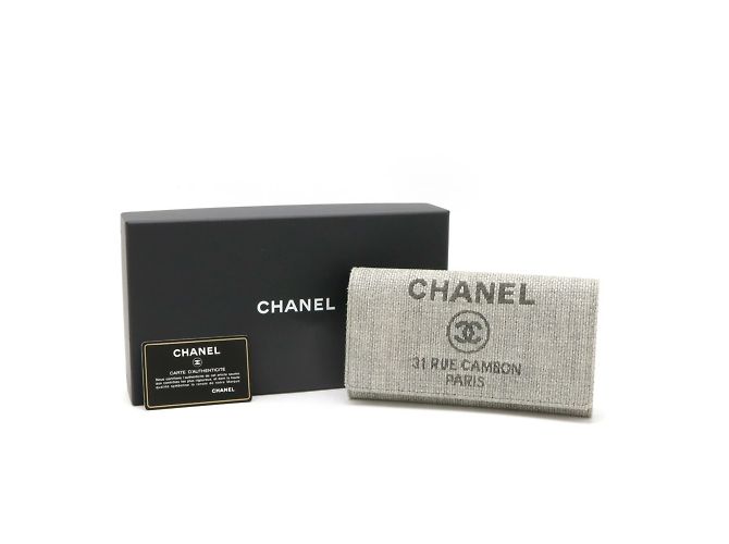 Cartera con solapa Coco de la línea Deauville de Chanel Gris - vista 9