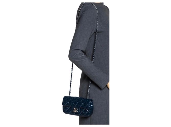 Bolso Chanel Mini Rectangular Azul Marino Charol - vista 7