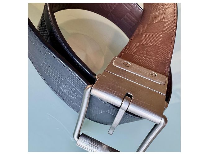 Cintura reversibile Louis Vuitton in pelle nera e marrone scuro Nero - vista 4