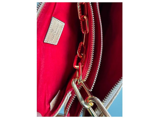 Coussin Louis Vuitton Cushion PM Pelle di Agnello Oro D'oro - vista 10