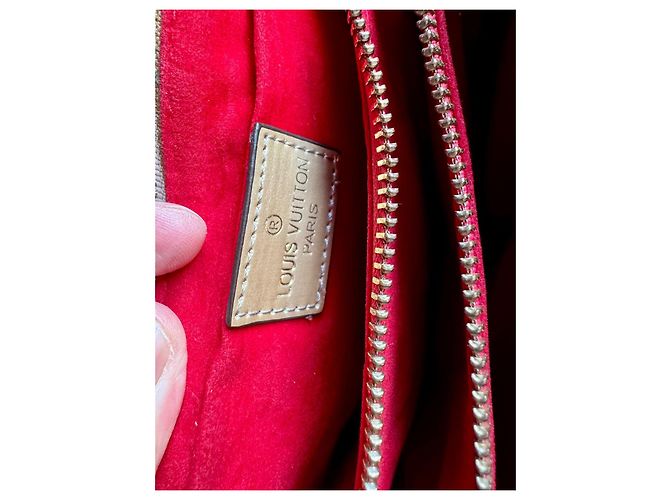 Coussin Louis Vuitton Cushion PM Pelle di Agnello Oro D'oro - vista 7