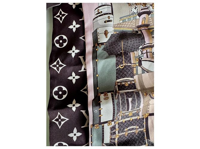 Bandana Louis Vuitton in seta Monogramma Multicolore - vista 3