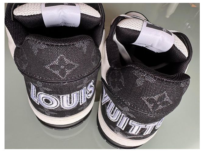 Louis Vuitton Baskets LV Trainer Noir Blanc - vue 3