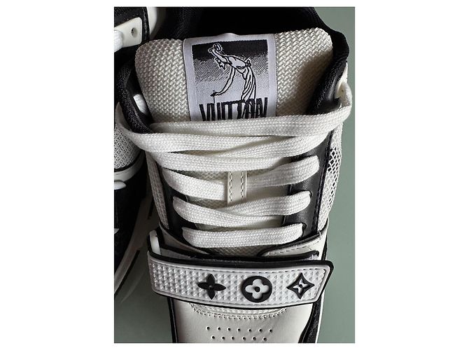 Louis Vuitton Baskets LV Trainer Noir Blanc - vue 4