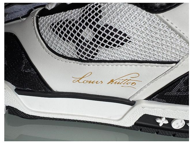 Louis Vuitton Baskets LV Trainer Noir Blanc - vue 5