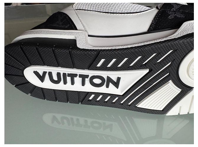 Louis Vuitton Baskets LV Trainer Noir Blanc - vue 8