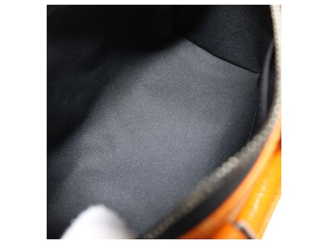 Borsa Louis Vuitton Keepall Bandouliere 25 Taigarama Arancione - vista 9