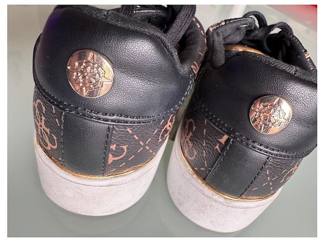 Sneakers Guess - vista 4