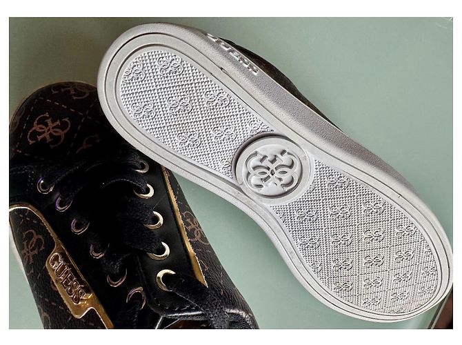 Sneakers Guess - vista 7
