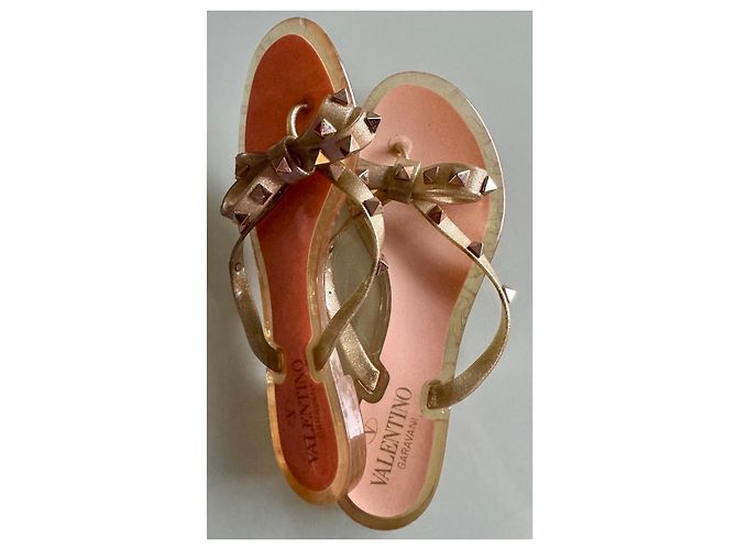 Sandali Valentino Garavani Rockstud bow rosa oro D'oro - vista 6