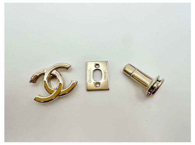 CHANEL fibbia CC turnlock  oro D'oro - vista 2
