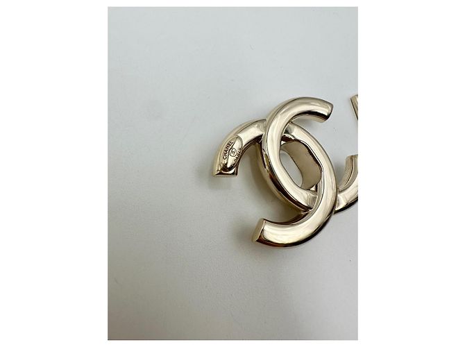 CHANEL fibbia CC turnlock  oro D'oro - vista 3