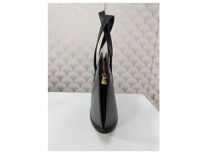 Bolso Louis Vuitton Saint Jacques en cuero Épi negro - vista 4