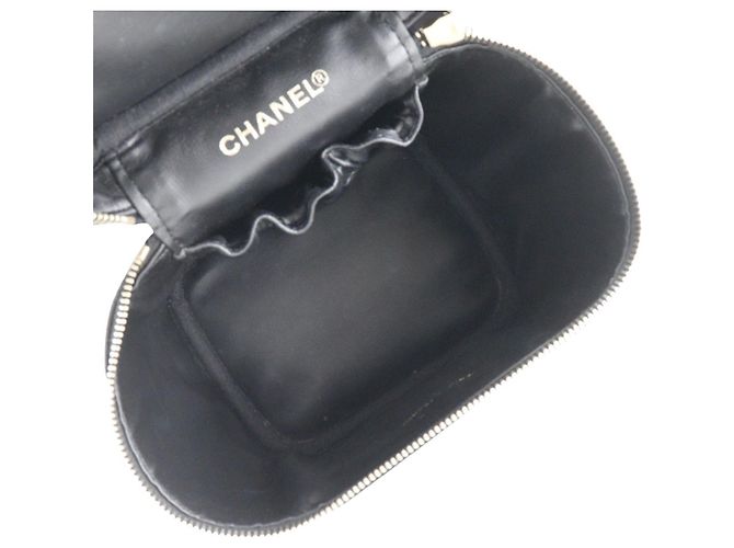 Pochette Vanity in Pelle Caviar Chanel Nero - vista 6