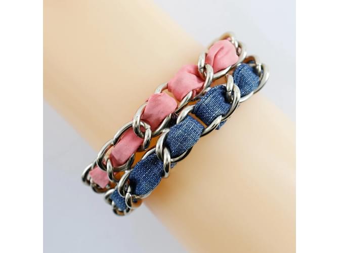 Bracciale charm Coco Mark di Chanel Argento Rosa Blu - vista 3