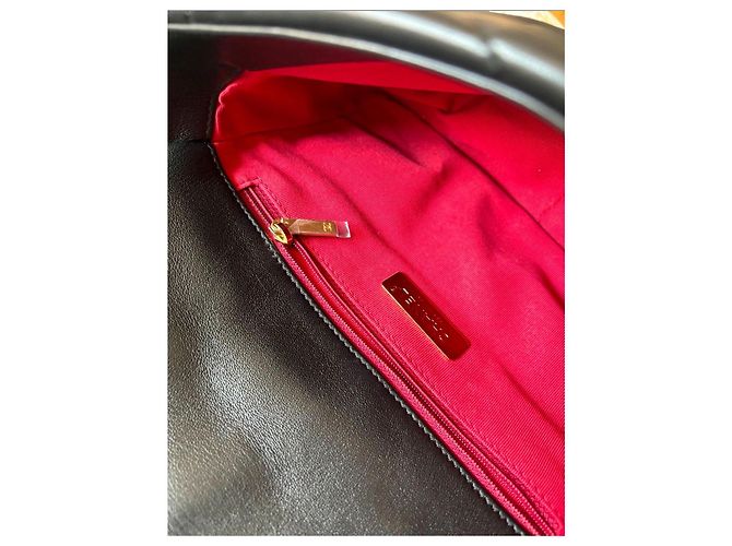 Chanel 19 Small nero oro argento hardware borsa a pattina - vista 11