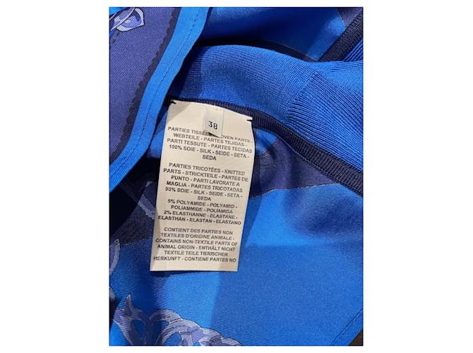 Hermès Neue Seidenpulloverbluse mit Etikett, nie getragen. Blau - Ansicht 10