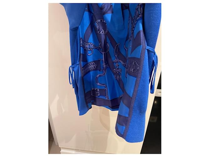 Hermès Neue Seidenpulloverbluse mit Etikett, nie getragen. Blau - Ansicht 3
