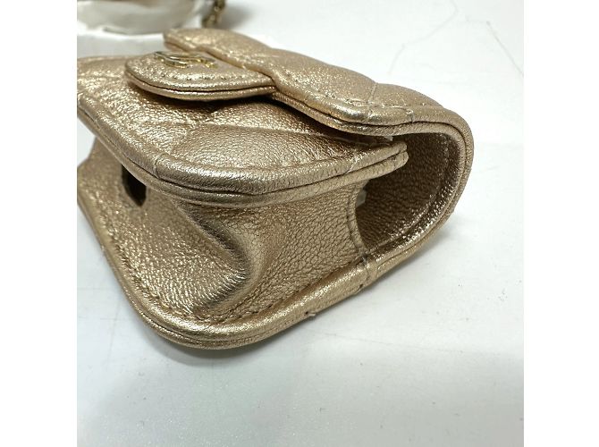Chanel 2024 Matelassé Coco Mark Charm per Borsa D'oro - vista 10