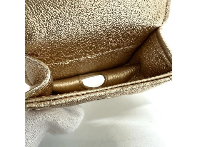 Chanel 2024 Matelassé Coco Mark Charm per Borsa D'oro - vista 13
