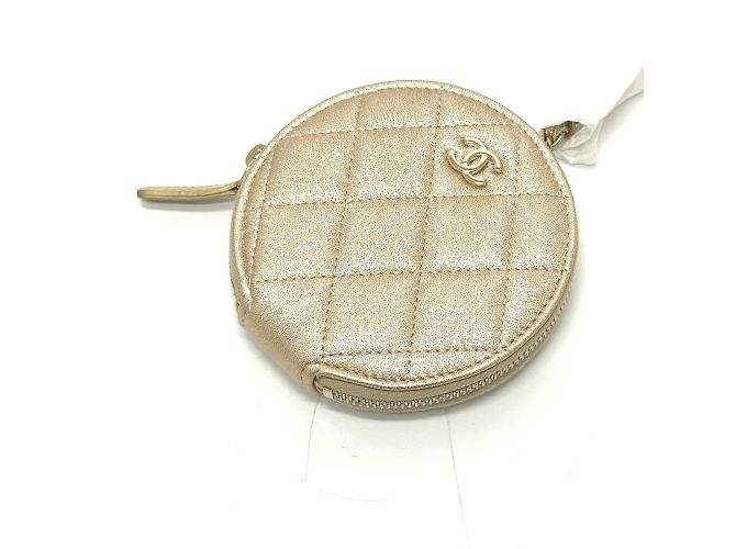 Chanel 2024 Matelassé Coco Mark Charm per Borsa D'oro - vista 2