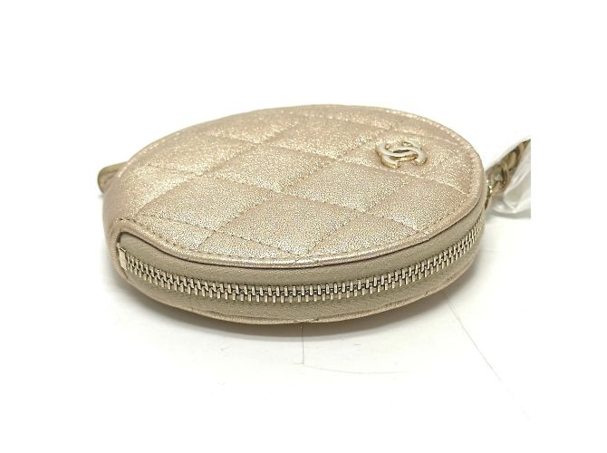Chanel 2024 Matelassé Coco Mark Charm per Borsa D'oro - vista 3