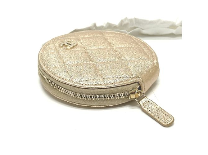 Chanel 2024 Matelassé Coco Mark Charm per Borsa D'oro - vista 5