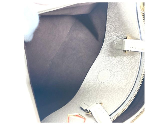 Borsa Trianon PM Monogram Empreinte Louis Vuitton Bianco - vista 15