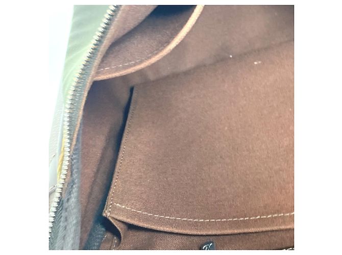 Borsa messenger Taimir in Taiga di Louis Vuitton Marrone - vista 13