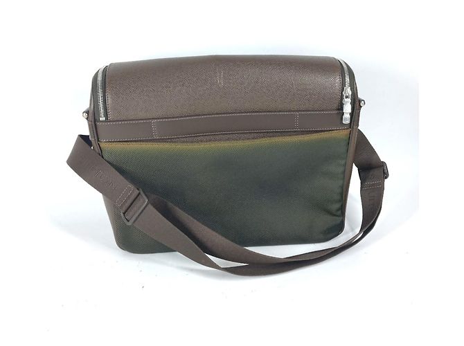 Borsa messenger Taimir in Taiga di Louis Vuitton Marrone - vista 2