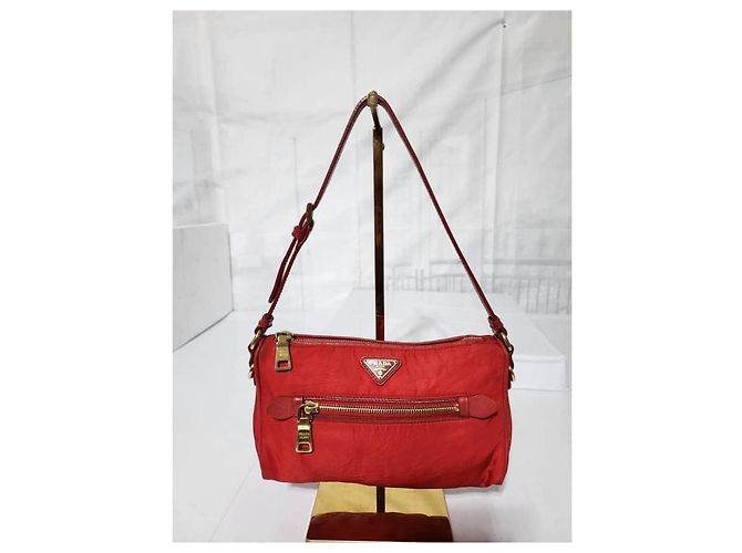 PRADA Borsa a spalla piccola in nylon tessuto rossa Rosso - vista 13
