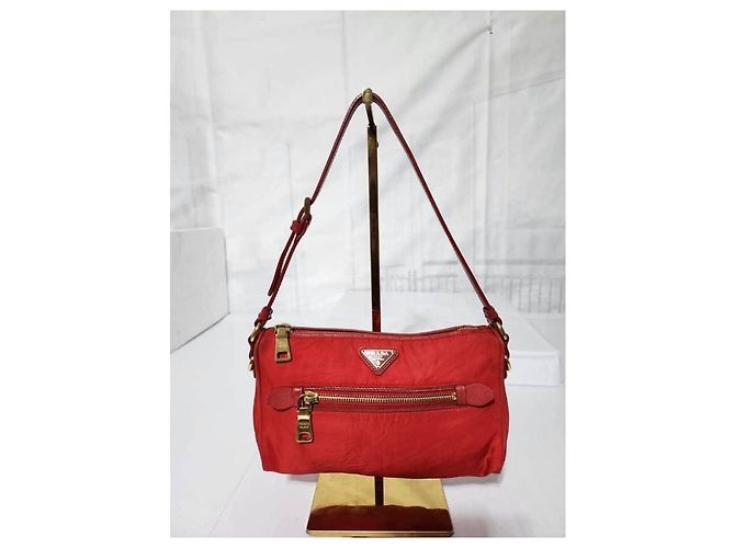 PRADA Borsa a spalla piccola in nylon tessuto rossa Rosso - vista 9