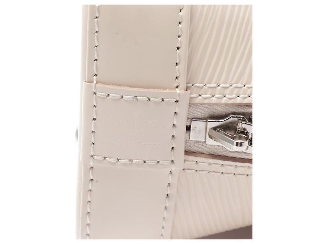 Louis Vuitton Alma BB Leather Handbag M58706 White - view 4