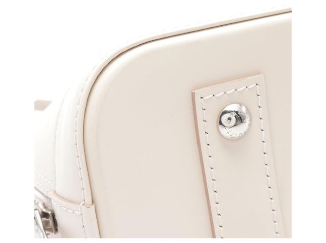 Louis Vuitton Alma BB Leather Handbag M58706 White - view 5