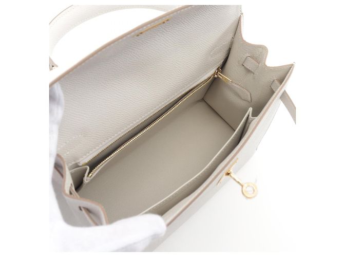 Hermès Hermes Kelly 25 Leather Handbag White - view 3