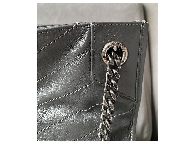 Saint Laurent Borsa della spesa Niki Grigio - vista 9