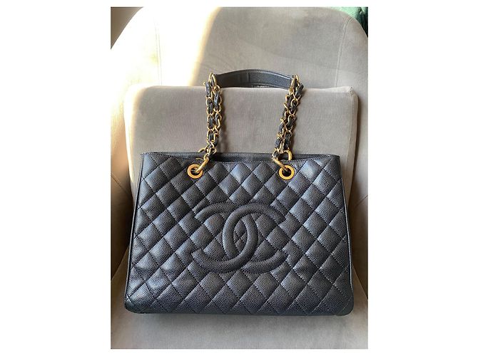 Borsa Chanel GST Grand Shopping Tote in pelle caviar nera - vista 10