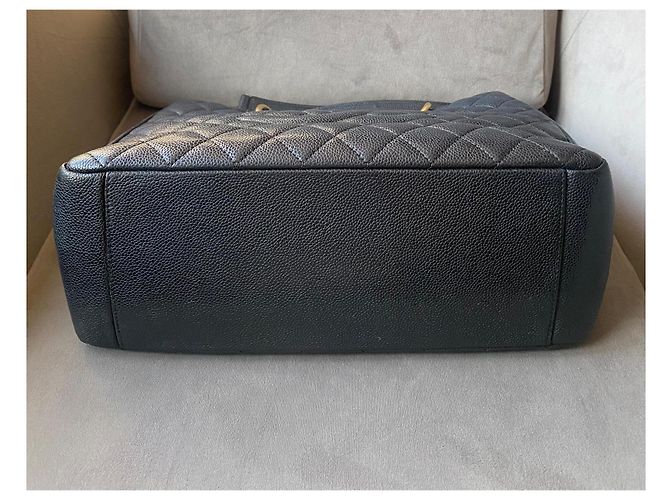 Borsa Chanel GST Grand Shopping Tote in pelle caviar nera - vista 12