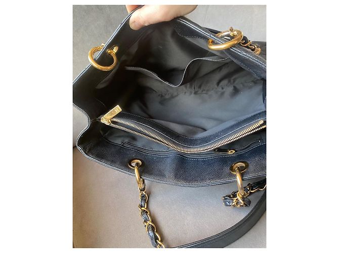 Borsa Chanel GST Grand Shopping Tote in pelle caviar nera - vista 19