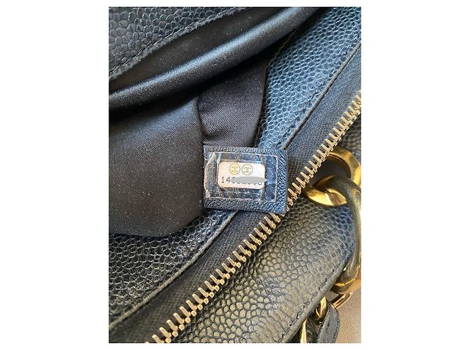 Borsa Chanel GST Grand Shopping Tote in pelle caviar nera - vista 21