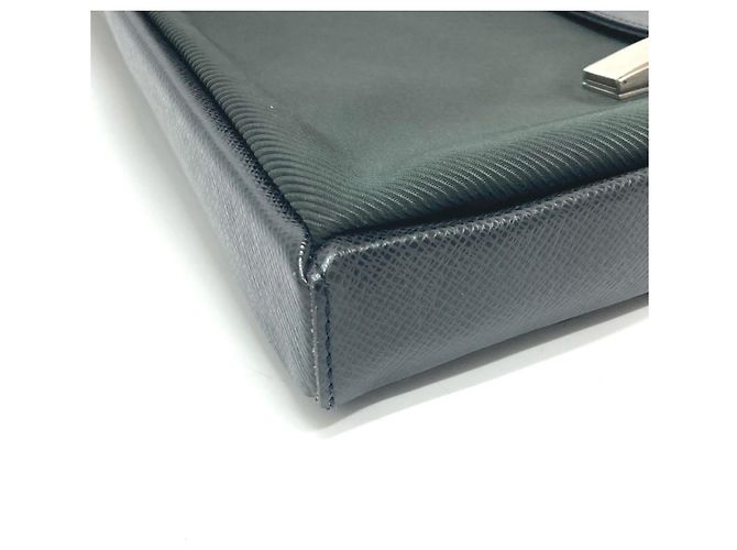 Borsa a Spalla Louis Vuitton Taiga Saratov GM Grigio - vista 4