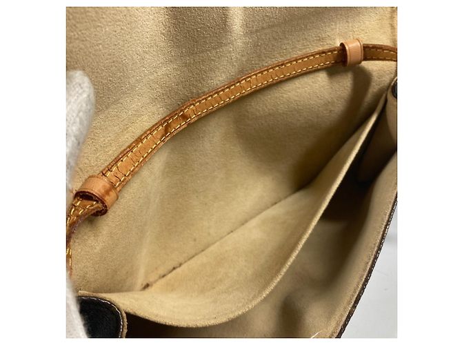 Borsa Pochette Twin GM Monogramma Louis Vuitton Marrone - vista 3