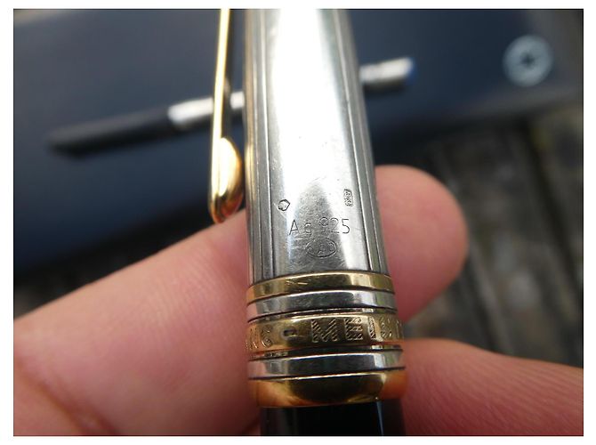 Montblanc Kugelschreiber mit Box und neuer mittlerer blauer Nachfüllung Silber Hardware - Ansicht 7