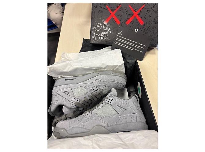 Autre Marque Jordan 4 Retro Kaws Sneaker Grau Hirschleder - Ansicht 2